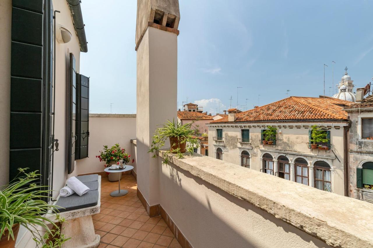 Palazzo Schiavoni Residenza D'Epoca & Suite-Apartments Venice Exterior photo