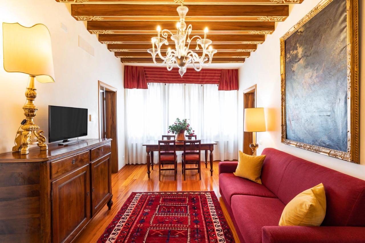 Palazzo Schiavoni Residenza D'Epoca & Suite-Apartments Venice Exterior photo