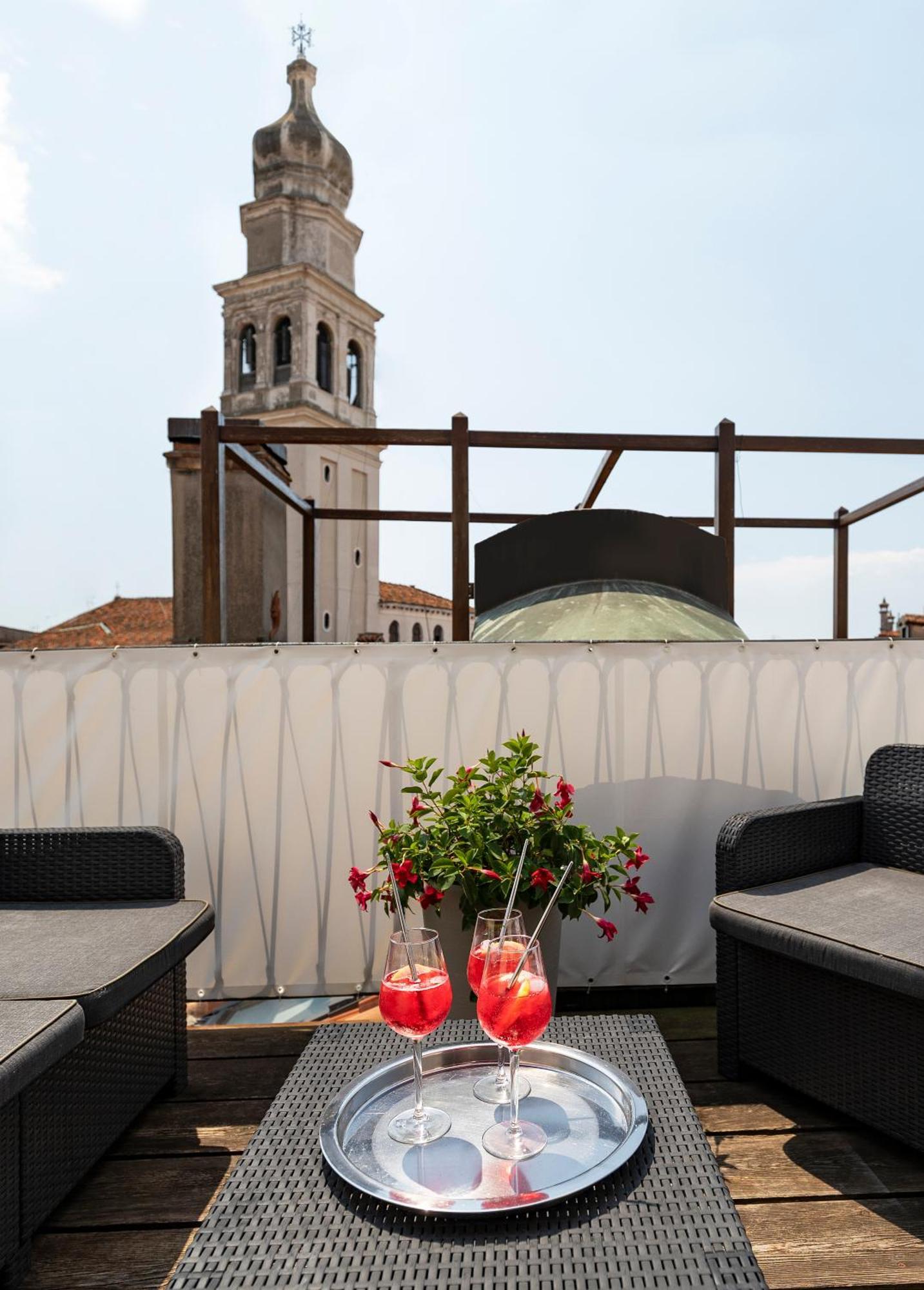 Palazzo Schiavoni Residenza D'Epoca & Suite-Apartments Venice Exterior photo