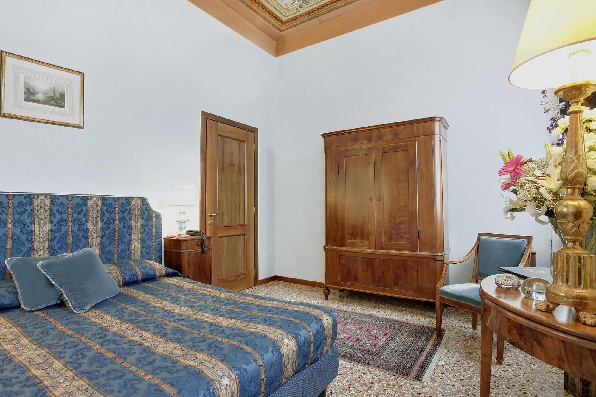 Palazzo Schiavoni Residenza D'Epoca & Suite-Apartments Venice Exterior photo